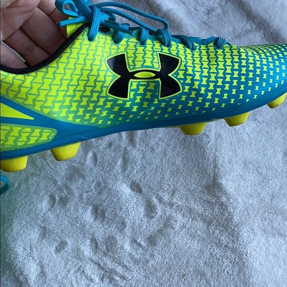 Under amour cleats - Picture 2 of 2
